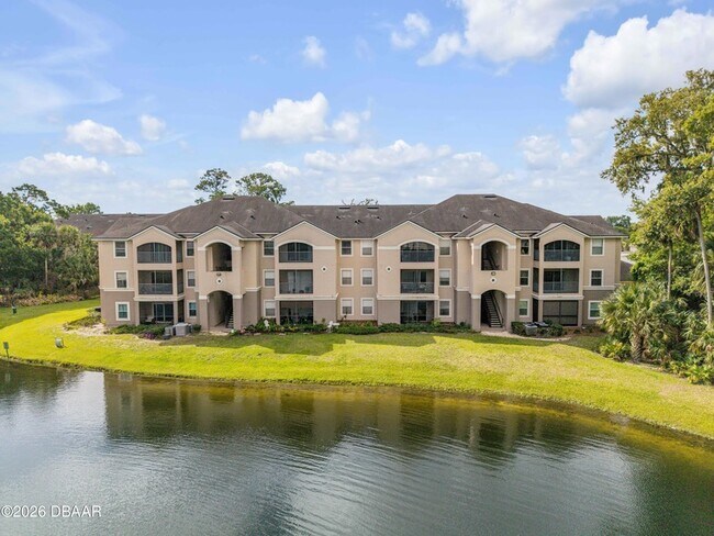 Building Photo - 940 Village Trail