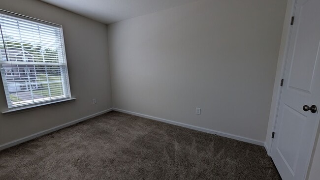 Building Photo - Nearly New 3-Bedroom Townhome in Hanover
