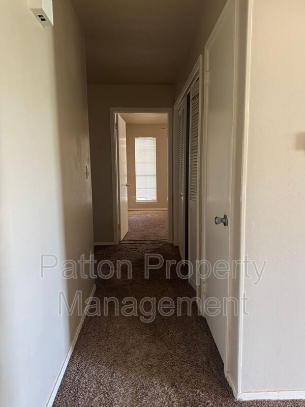 Building Photo - 29 Southridge Dr