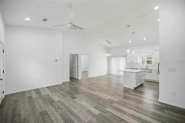Building Photo - 13765 SW 81 Cir