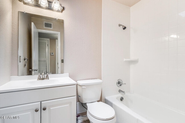 Building Photo - 5016 Cockrell Ln