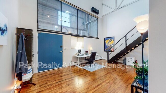 Building Photo - 3377 Blake St