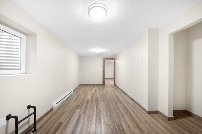 Building Photo - 4BD, 2BA Arvada Half-Duplex with 1-Car Garage and Back Yard