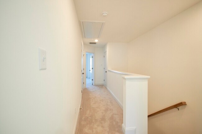 Building Photo - 13868 Randolph Pond Ln