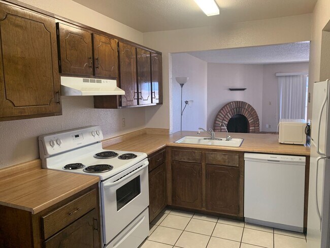 Building Photo - 953 W Cortez Ln