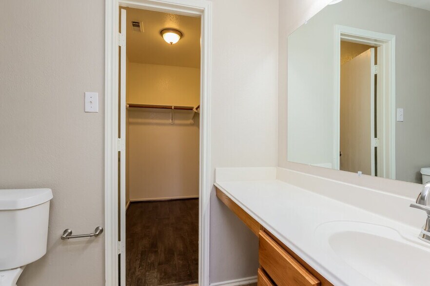 Building Photo - 7219 Rising Brook Dr