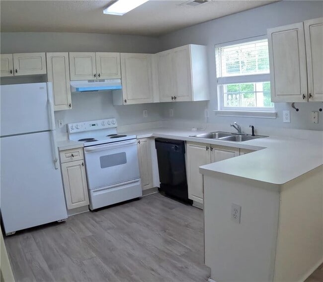 Building Photo - 255 Turnstone Rd