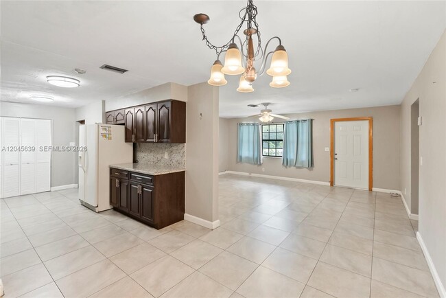 Building Photo - 5081 SW 95th Ave