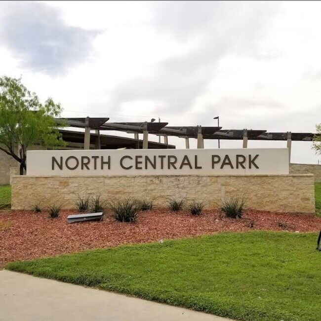 Building Photo - 10706 International Blvd