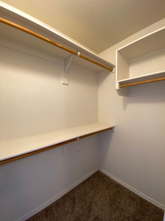 Building Photo - Northern Meadows - 3BR 2 Story - LOFT