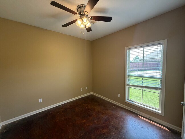Building Photo - 138 Palin Drive