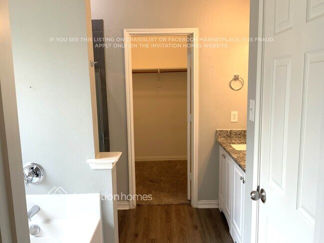 Building Photo - 917 Lake Worth Trl