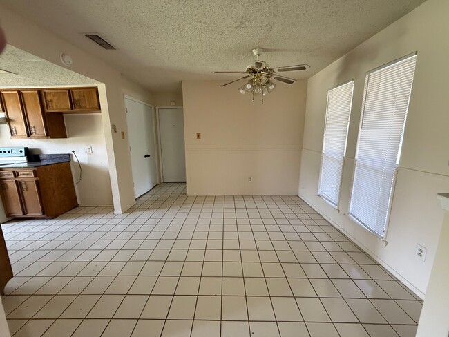 Building Photo - 508 Dogwood Trail
