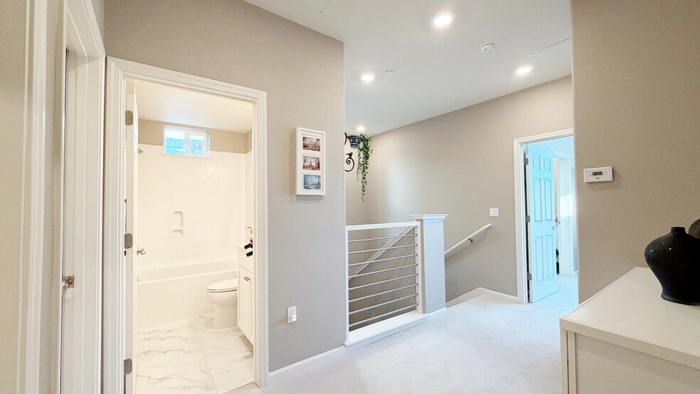 Building Photo - 164 Agustin Narvaez St