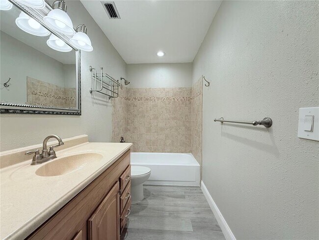 Building Photo - 11893 Raintree Dr