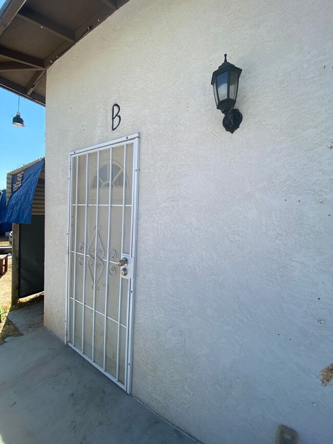 Building Photo - 1349 Peach Ave