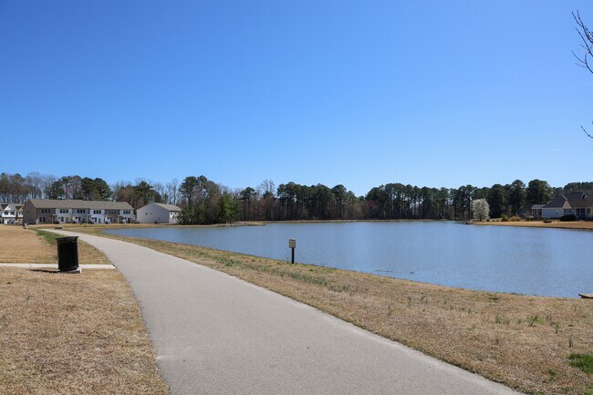 Building Photo - 3938 Weavers Pond Dr