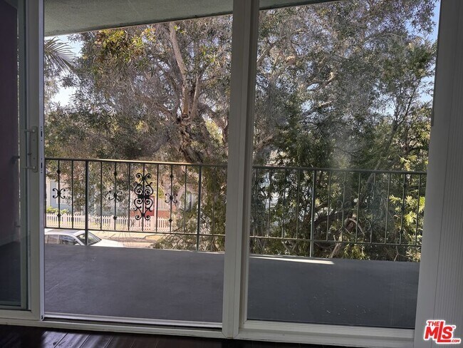 Building Photo - 2639 6th St