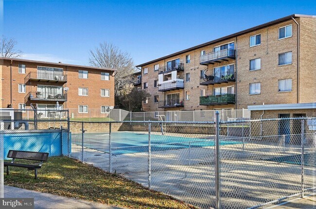 Building Photo - 4106 Mangalore Dr