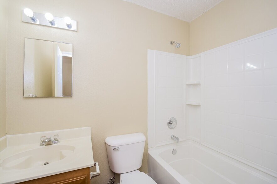 Building Photo - 648 Granite Ridge Dr