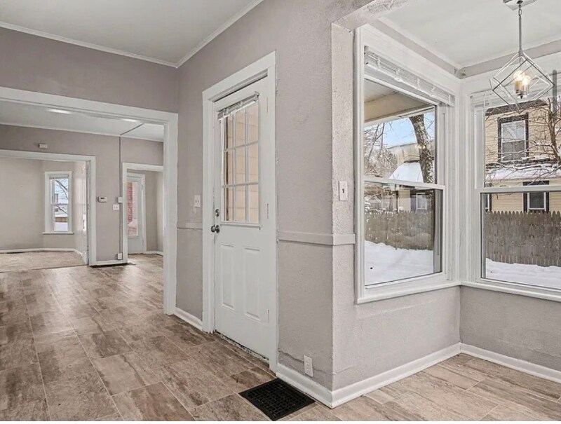 Building Photo - 1325 Buffalo Ave NE