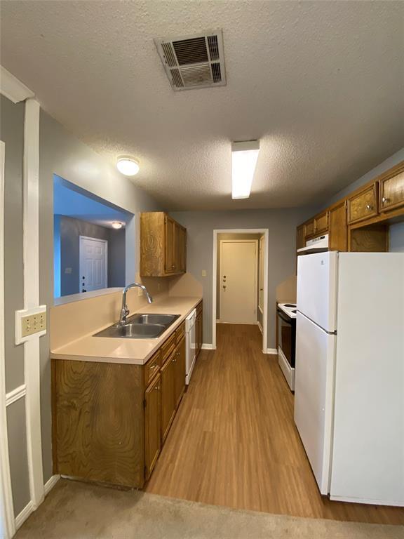 Building Photo - 214 Tamara Dr
