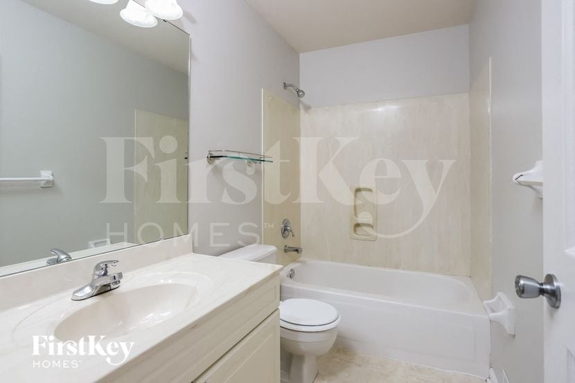 Building Photo - 16030 Surfview Ct