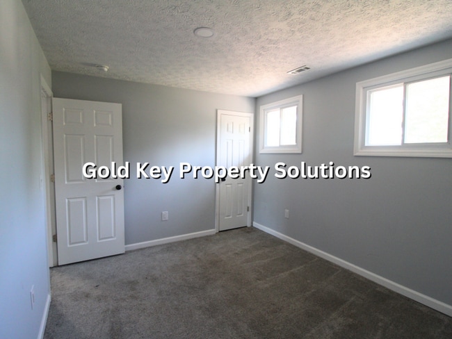 Building Photo - Beautifully Updated 3 BR 2 BA House in Alexandria (NO SECTION 8)