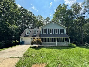 Building Photo - Stunning 4 Bed 3.5 Bath Home With Deck And...