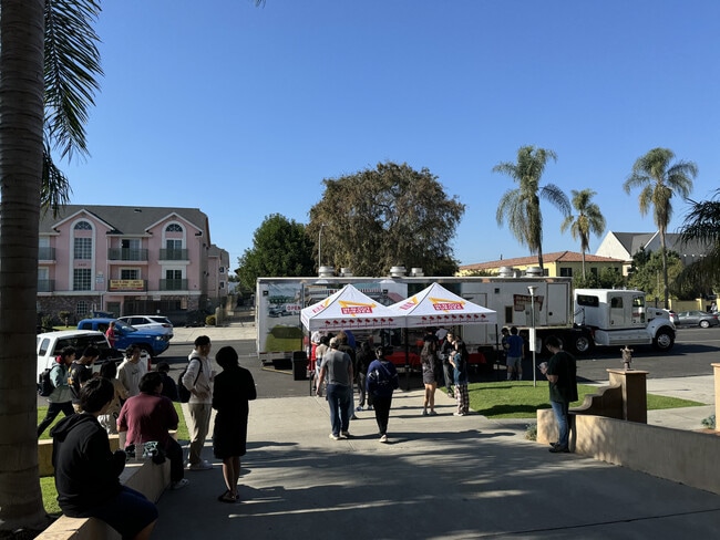 In N Out Tenant Appreciation - 1286 W Adams Blvd