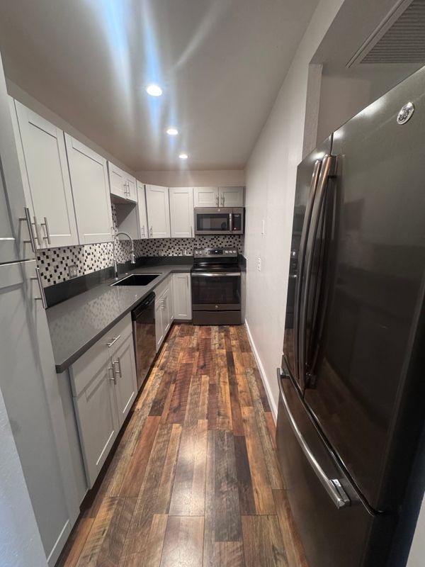 Building Photo - 2825 N Los Felices Rd