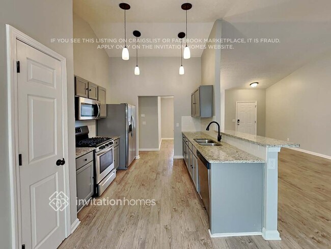 Building Photo - 428 Crested View Dr