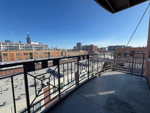 Building Photo - 15 S Throop St