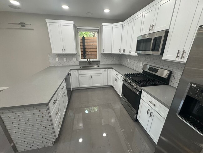 Building Photo - 1550 Murdell Ln