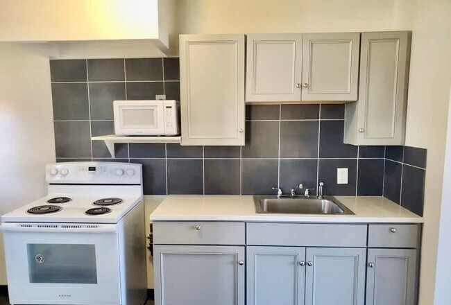 Building Photo - One Bedroom Apartment in Greeley Available Now!