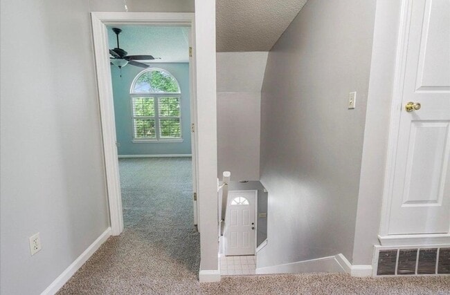 Building Photo - 772 Breeze Way