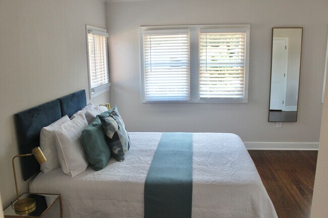 Building Photo - Rosedale