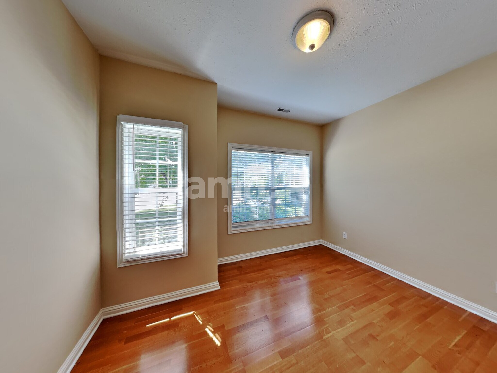 Building Photo - 4613 Clifton Ct