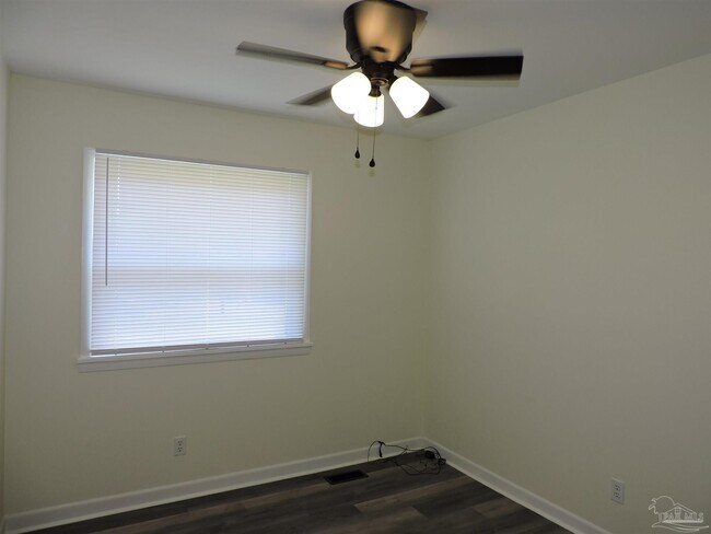 Building Photo - 3485 Rothschild Dr