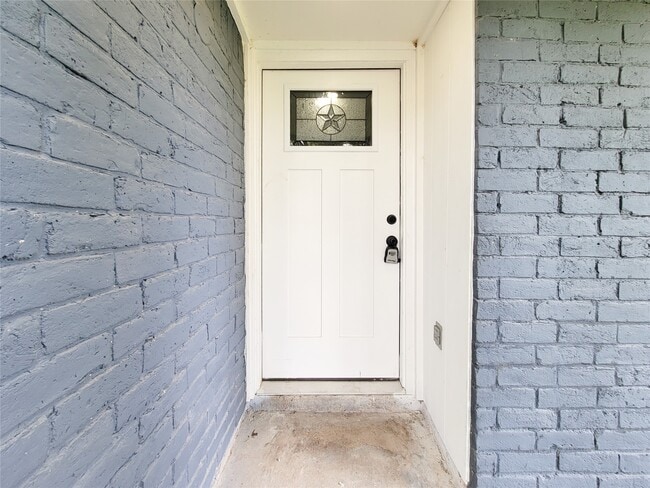 Building Photo - 6327 Mardale Dr