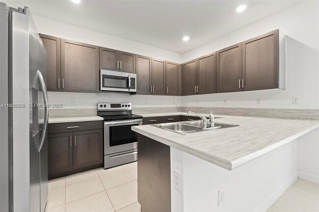 Building Photo - 2668 SE 19th St