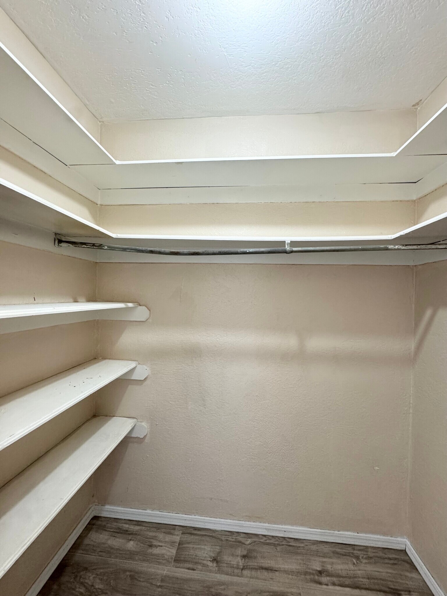 Building Photo - 401 NE 115th St