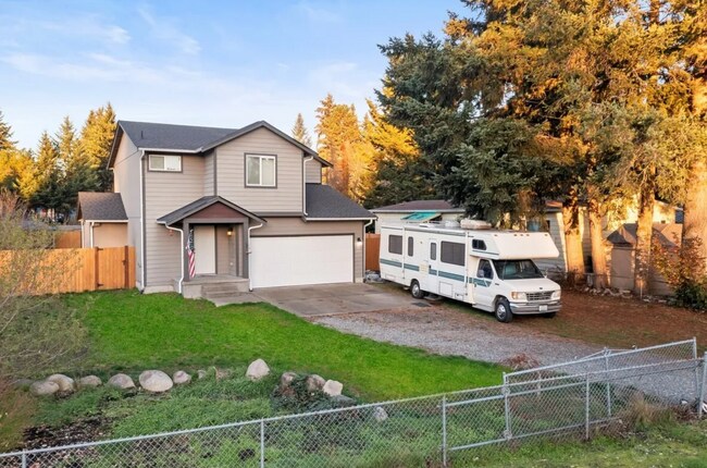 Building Photo - 16522 Mimosa Ct SE