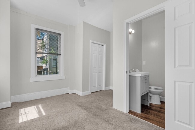 Building Photo - 3503 Oakmont Ave