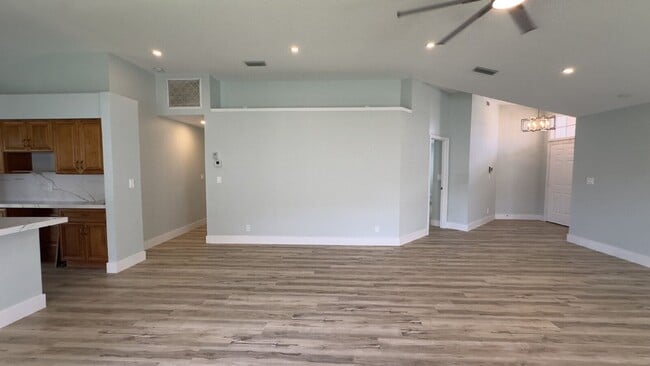 Building Photo - 13285 Opal Ln
