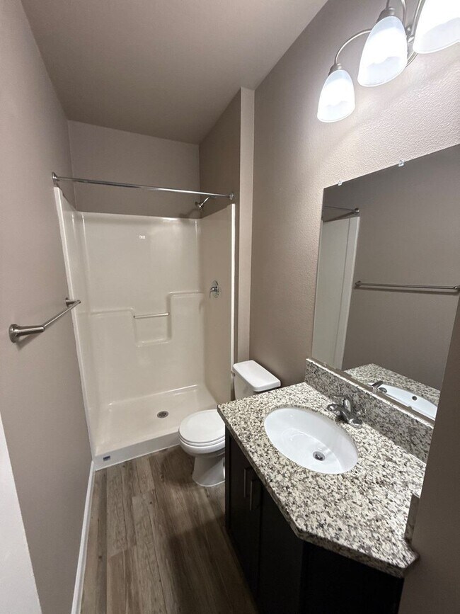 Building Photo - 4261 Hawthorne Ave NE