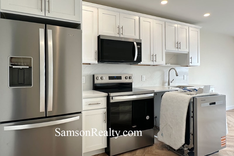 Building Photo - 381 Wickenden St