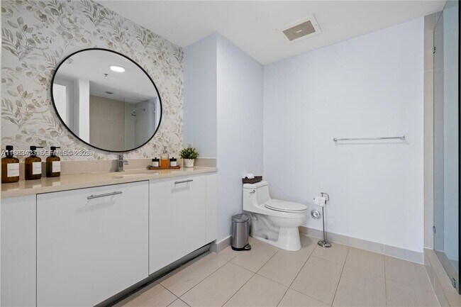 Building Photo - 3250 NE 1st Ave