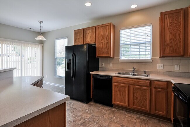 Building Photo - 802 Shefford Town Dr