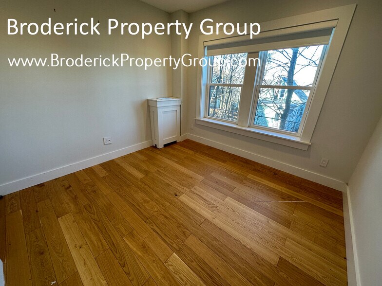 Building Photo - 119 Highland Ave